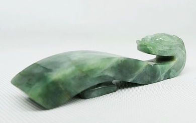 Belt hook - Jadeite - A jadeite 'Drogon' belt hook - China - Qing Dynasty (1644-1911)