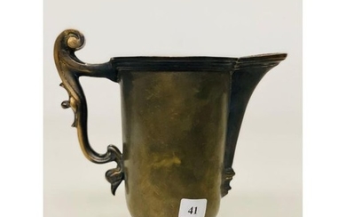 Bronze HANAP with a cut-out handle with a...