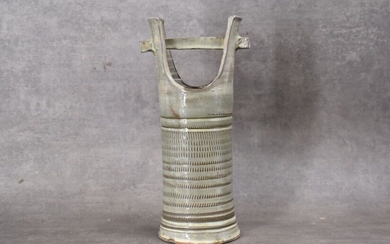 CHINE. Vase en céramique émaillée en forme... - Lot 54 - Alexandre Landre