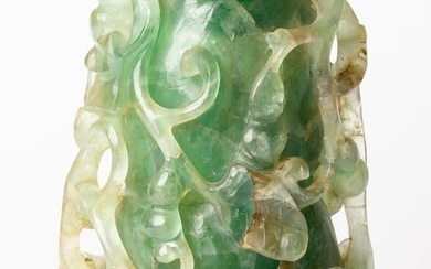 CHINESE JADE ITEM WITH GRAPES