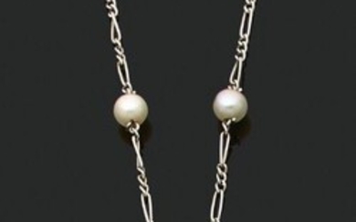 COLLIER Diamants ronds, perles, platine (950)... - Lot 41 - Aguttes