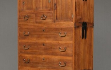 Cabinet, Kimono tansu - Wood - Fully restored and functional Japanese kiri cabinet of drawers (ishô dansu) in 3 sections. - Japan - Taishô period / Shôwa period