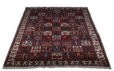 Carpet, semi-antique, Chahar Mahal/Bakhtiari, ca 326 x 226 cm.