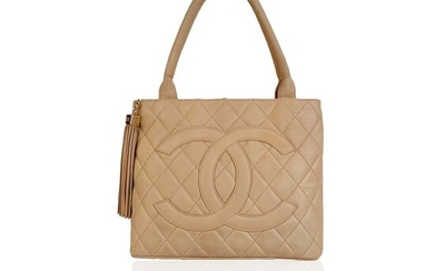 Chanel - Beige Quilted Leather CC Logo Shoulder Bag Tote bag