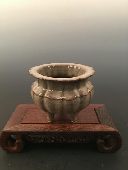 Chinese Guan Type Porcelain Censer