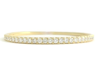 Diamond Bangle Bracelet 2.25 ctw