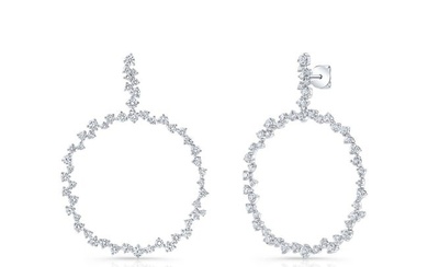 Diamond Staggered Prong-set Dangle Circle Earrings In 14k White Gold