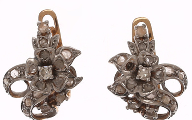 Diamonds floral earrings, mid 20th Century.