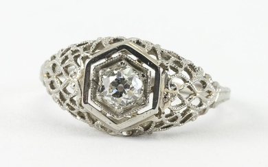 EDWARDIAN WHITE GOLD AND DIAMOND SOLITAIRE Approx. 1.48