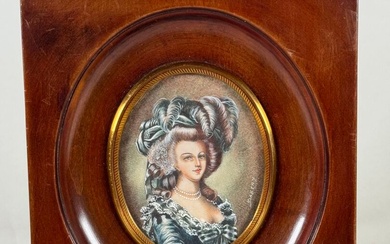 École XXe. Portrait de Marie-Antoinette. Miniature signée H. DALLERY. 6,5 x 5 cm.