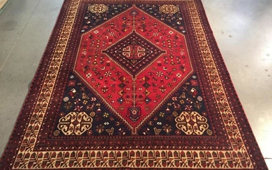 Fine Persian Shiraz Rug 6.7x9.8