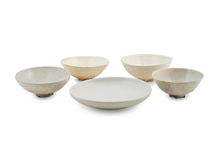 Five Chinese Ceramic Bowls Diameters 11 1/4 to 7 1/4