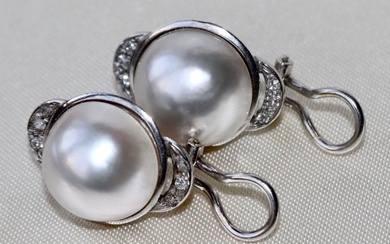 Handmade with large Australian South sea pearls 12.8 x 15.8mm - Earrings - 18 kt. White gold Pearl - Diamond