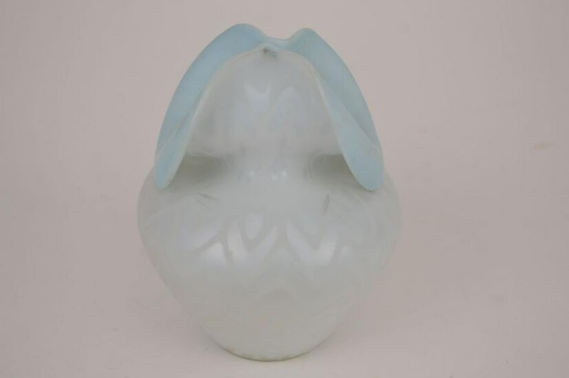 Iridescent Mother of Pearl Style Art Glass Tulip Vase