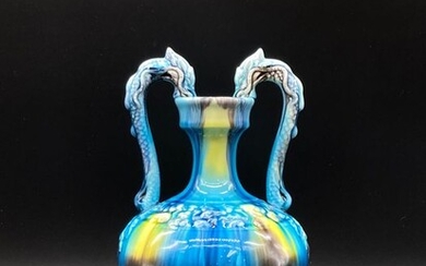 Kabin 花瓶 (flower vessel) - Ceramic - Kutani tōwa 九谷陶和 - A ceramic vase in a unique color - Japan - Shōwa period (1926-1989)