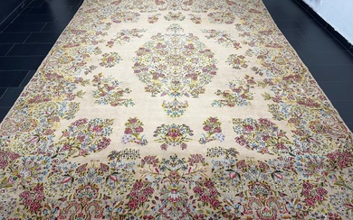 Kirman Lawer floral pattern - Carpet - 400 cm - 300 cm