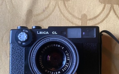 Leica CL + summmicron-C 40mm 1:2.0+ ELMAR-C 1:4/90mm Analogue camera