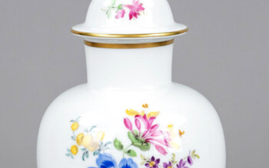 Lidded vase, Meissen, mark 1957-1972, 1st choice, baked form with domed lid, polychrome floral