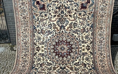 Like new Nain - Carpet - 350 cm - 250 cm