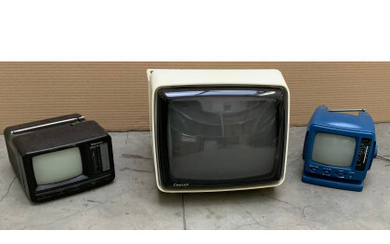 Lotto di tre televisori portatili di marche e misure differenti. (difetti)