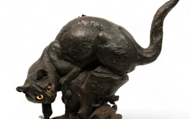 Louis Theophile Hingre (France, 1832-1911) Bronze Lamp, Cat Hunting Sparrow, H 18.5" W 23" Depth 9"