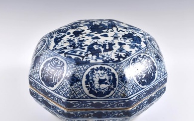 MING BLUE & WHITE WRAPPED FLORAL LIDDED HEXAGONAL BOX