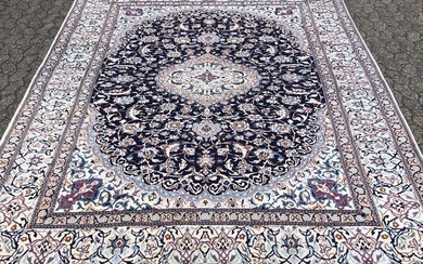 Nain - Carpet - 345 cm - 243 cm