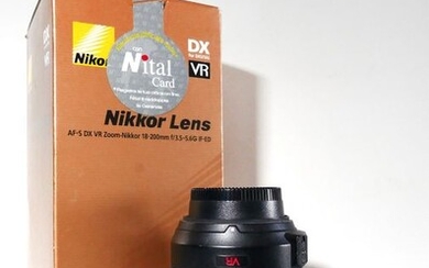 Nikon AF-S NIKKOR 18-200mm f/3.5-5, 6 G ED DX VR