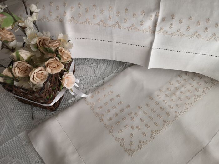 Pure linen sheet embroidery stitch full by hand - Linen