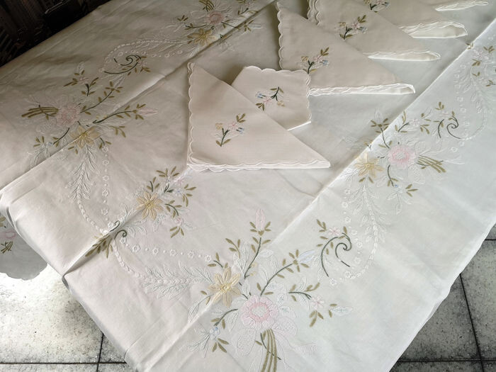 Pure linen tablecloth x12 P. solid hand embroidery - Linen - after 2000