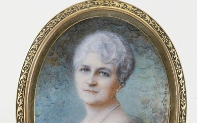 ROSA HOOPER (California, 1876-1963), Oval miniature
