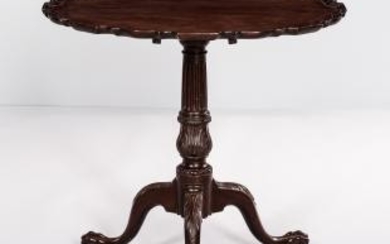 Rare Chippendale Carved Mahogany Piecrust Tilt-top Tea Table