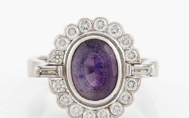 Ring, cocktail ring, 18K white gold with diamonds and amethyst