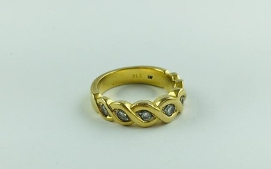 Ring in 18 K yellow gold with diamonds