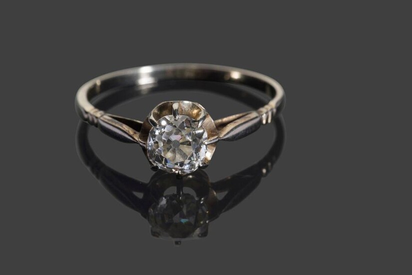 Ring in white gold 750 thousandths set with a solitaire diamond of about 0.70 carat 1.9 g, size 53.