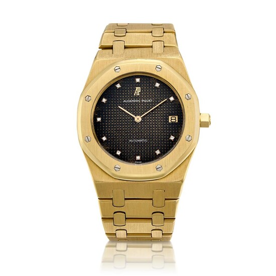 Royal Oak, Reference 5402BA | A yellow gold and diamond-set bracelet watch with date and tropical dial, Made in 1978 | 愛彼 | 皇家橡樹系列 型號5402BA | 黃金鑲鑽石鏈帶腕錶，備日期顯示及棕式錶盤，1978年製, Audemars Piguet