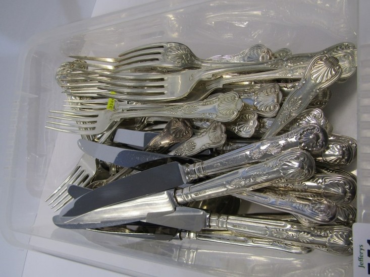 SILVER KINGS PATTERN CUTLERY, set of 8 dinner forks with 8 d...