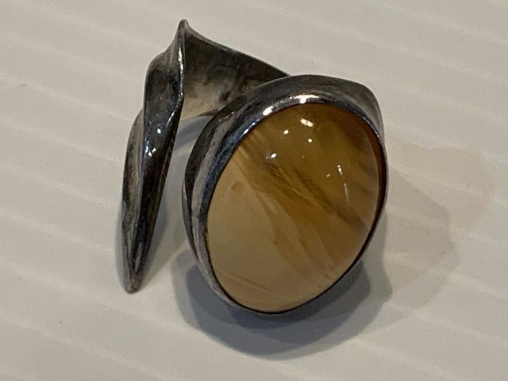 STERLING SILVER AND TIGERS EYE RING