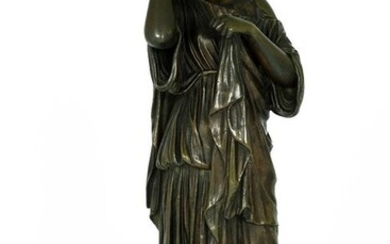 Sculpture depicting 'Diana de Gabies' - France - Bronze - Late 19th century
