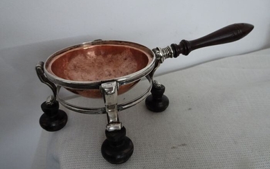 Silver brazier with copper inner bowl and wooden legs and stem (1) - .833 silver - Netherlands - Mid 19th century