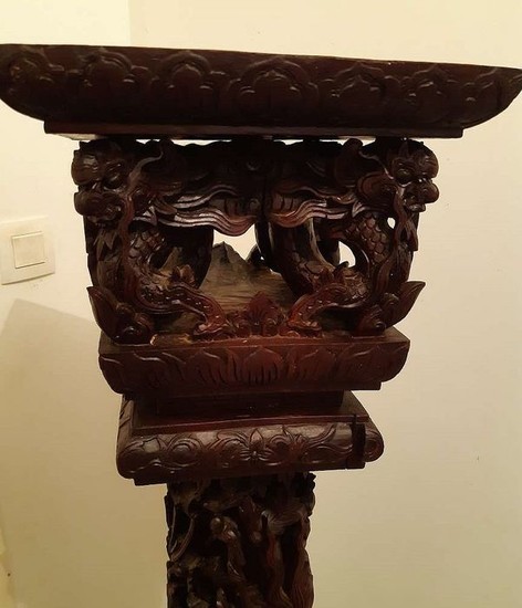 Stand (1) - Hardwood, Ironwood - Dragon - Guéridon / Sellette haute Indochinois en bois de fer sculpté Circa 1870 - Indochina - 19th century