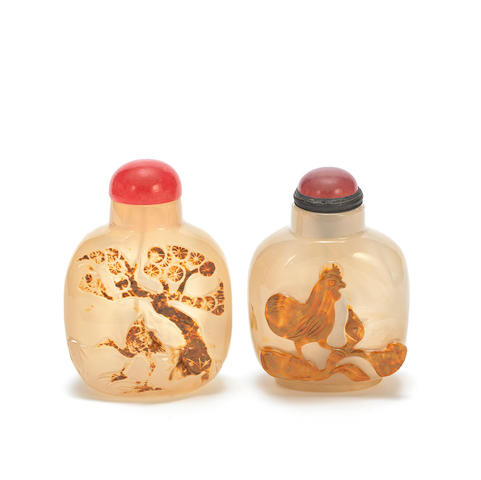 TWO CAMEO-CUT AGATE SNUFF BOTTLES