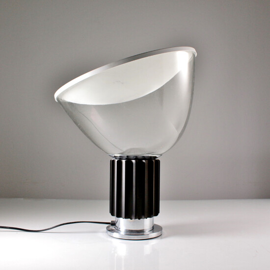 Table lamp for indirect light.