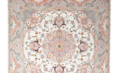 Tabriz 50 Raj - Very fine carpet with lots of silk - 206 cm - 203 cm