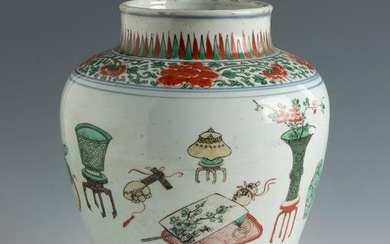 Tibor without lid. China, 19th century. Hand painted porcelain. Presents chips in the mouth.
