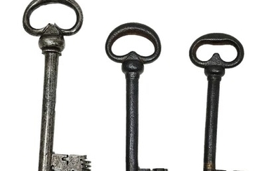 Trois clés. 20 - 16, 9 - 16 4 cm - Lot 41 - Art Richelieu