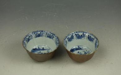 Two Chinese 17th Century Blue White Porcelain Cups
