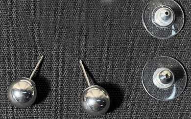 UNMARKED WHITE GOLD BALL STUD EARRINGS