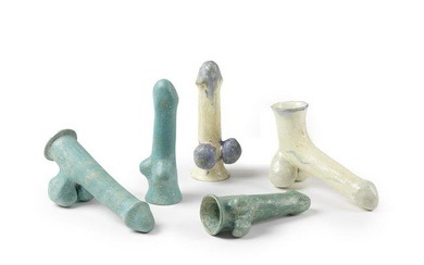 Un groupe de coupes de fertilité en poterie en forme de phallus Moyen-Orient, peut-êt...