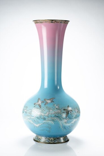 Vase - Cloisonne enamel, Silver thread - Grande e raffinato - Rondini in volo sopra le onde del mare - Japan - Meiji period (1868-1912)